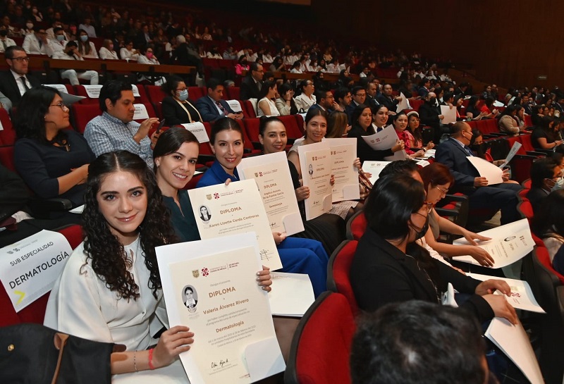 México requiere 200 mil médicas y médicos generales y especialistas: Secretaría de Salud