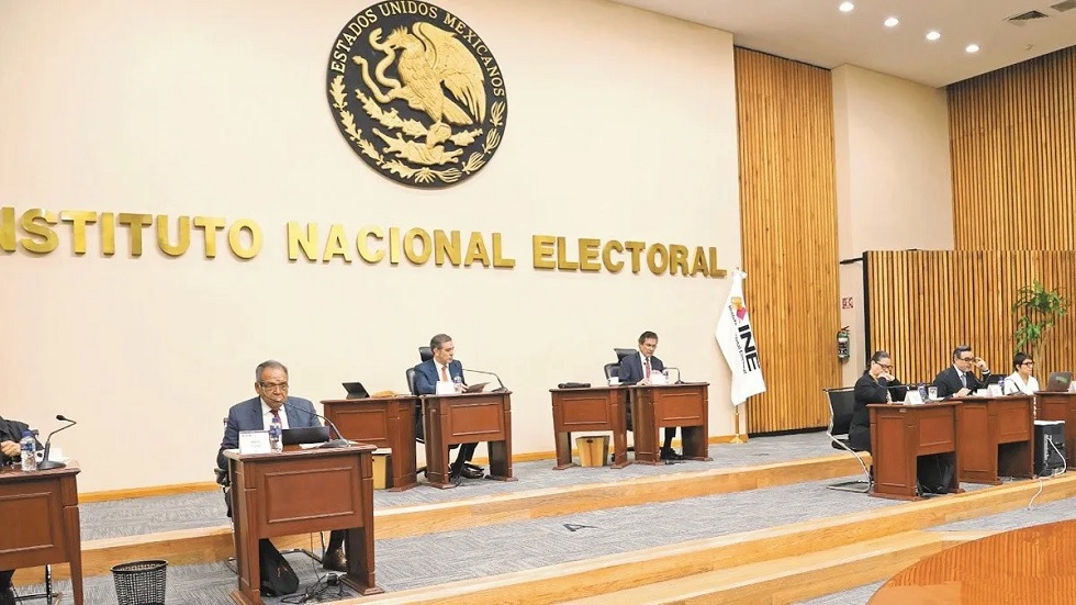 INE suspende la puesta en marcha del Plan B electoral