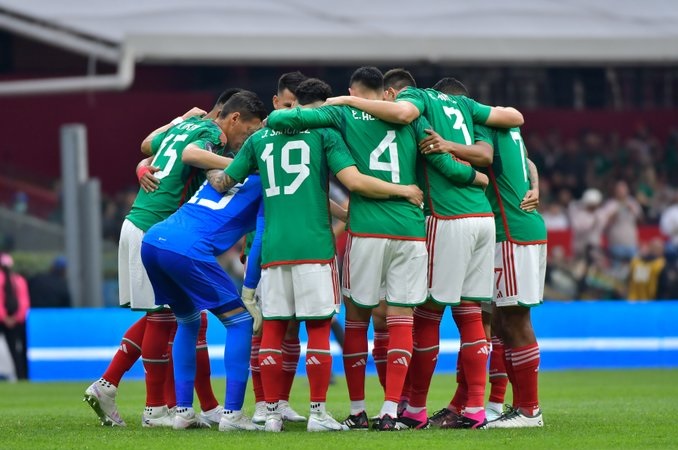 México rescata el empate ante Jamaica en el Azteca