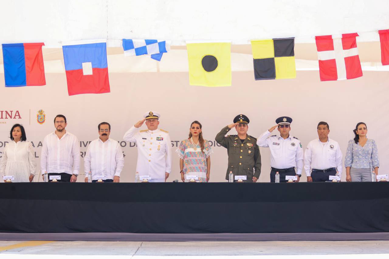 Asiste Evelyn Salgado a la ceremonia por el 109 Aniversario de la Gesta Heroica del Puerto de Veracruz