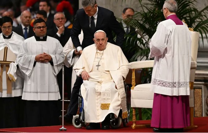 Papa Francisco preside misa del Jueves Santo en el Vaticano