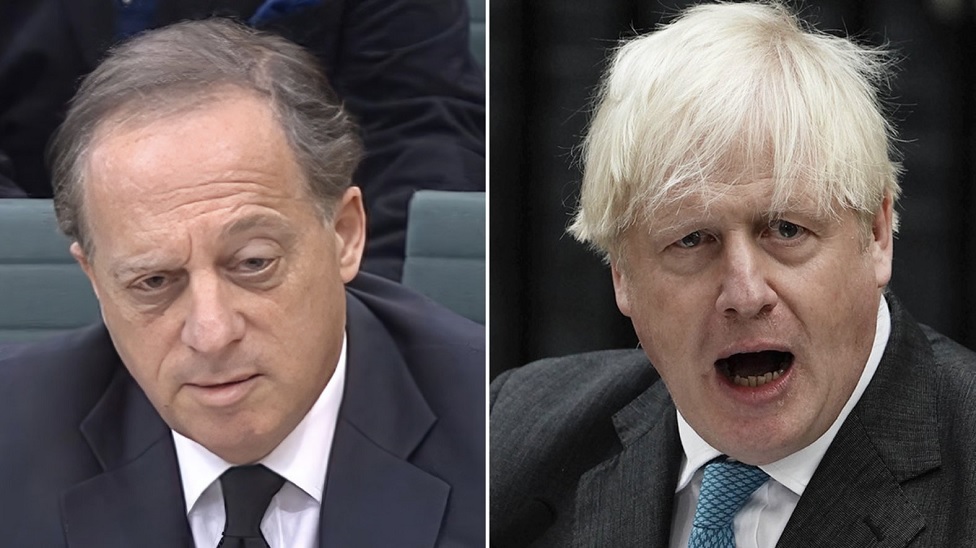 Presidente de la BBC, forzado a dimitir por ayudar a Boris Johnson a conseguir un préstamo