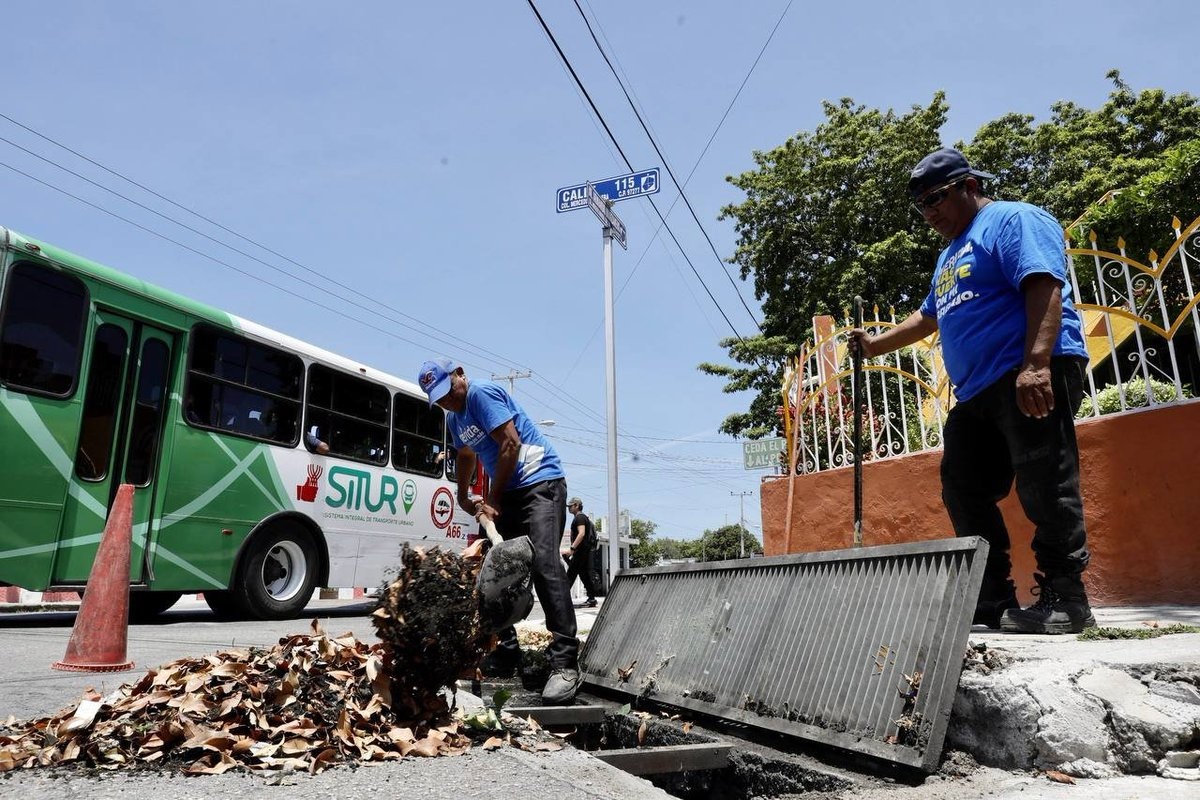 Renán Barrera intensifica el mantenimiento preventivo de los sistemas pluviales en Mérida