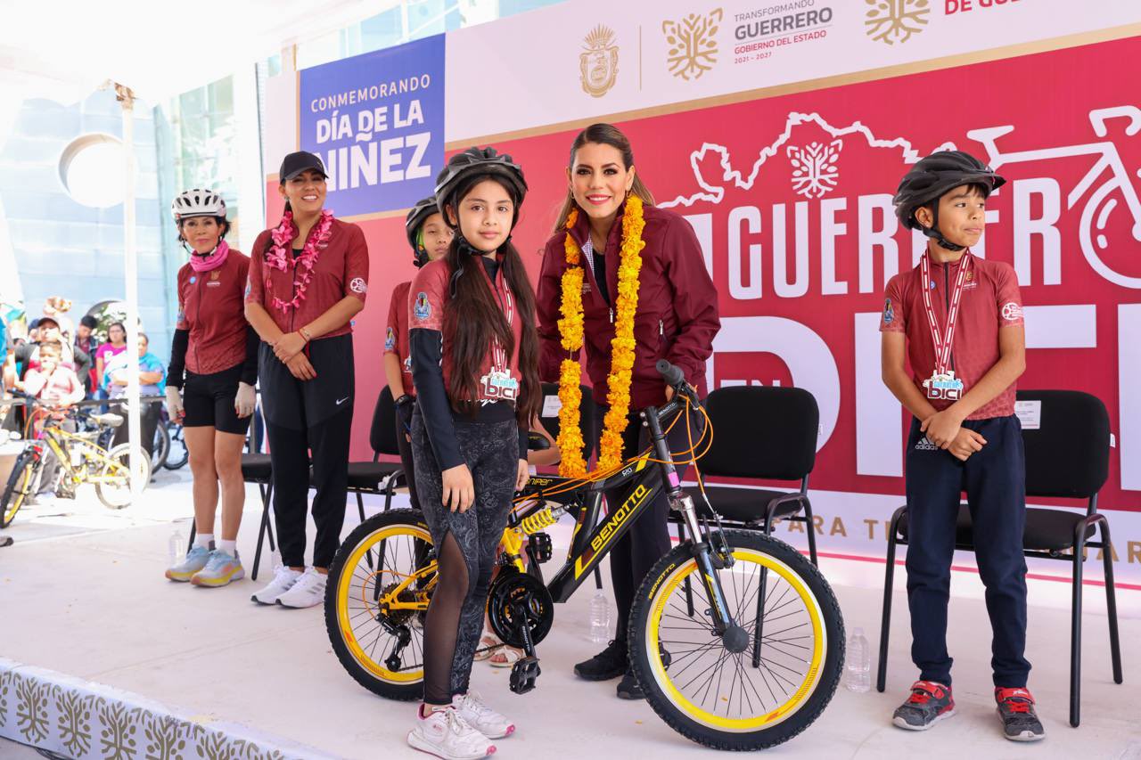 Fomenta Evelyn Salgado cultura del deporte con rodada “Guerrero en Bici” para conmemorar el Día de la Niñez