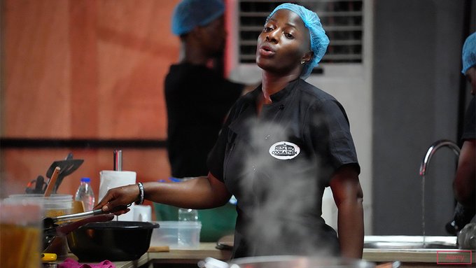 La chef nigeriana Hilda Baci cocina por 100 horas consecutivas y rompe récord mundial