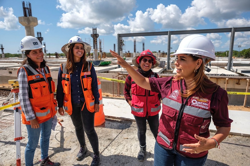 Mara Lezama supervisa avances de estación del Tren Maya en Cancún