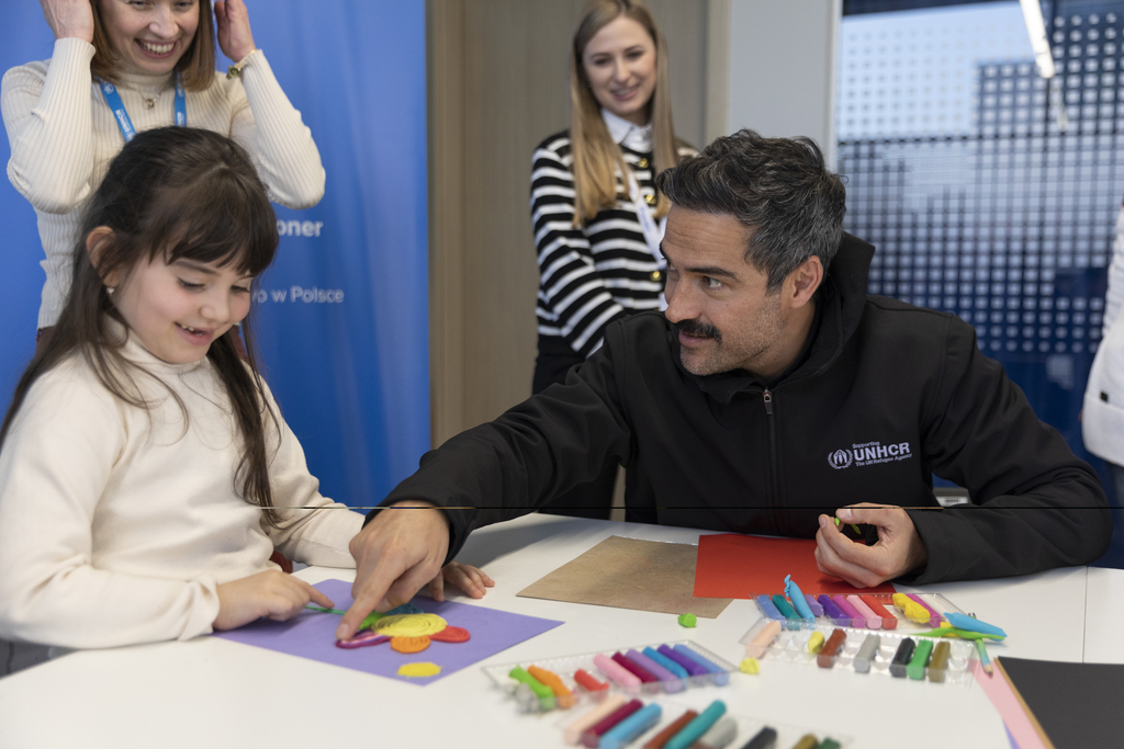 Alfonso Herrera, Embajador de Buena Voluntad de ACNUR, visita un albergue para personas desplazadas