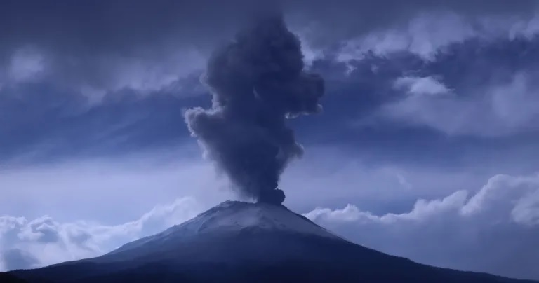 Suspenden clases presenciales en Puebla, Edomex y Tlaxcala por el Popocatépetl