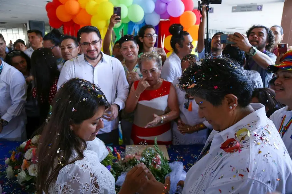 Se realizan los primeros matrimonios igualitarios en Guerrero