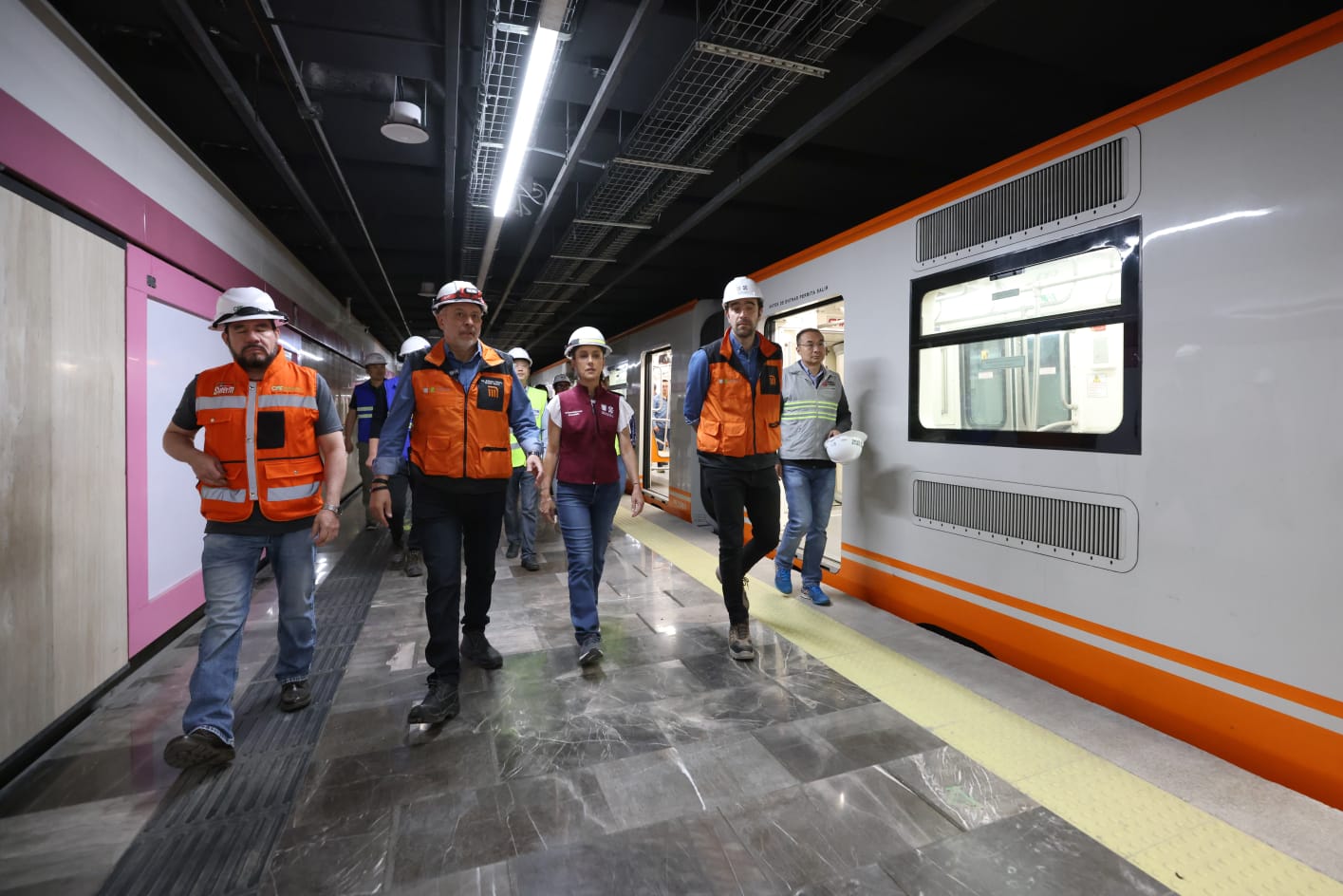 Supervisa Sheinbaum pruebas de cambio de vía y operación de tableros en trenes de la nueva línea 1 del metro