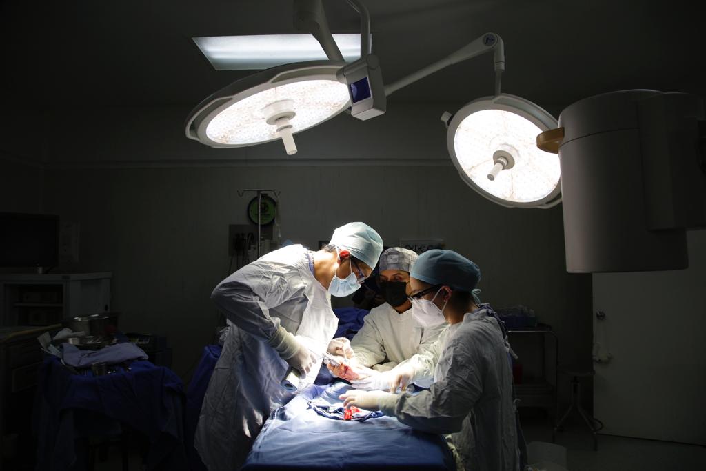 Ofrece SEDESA técnica quirúrgica de artroscopia gratuita para intervenir a niñas y niños con problemas en rodillas