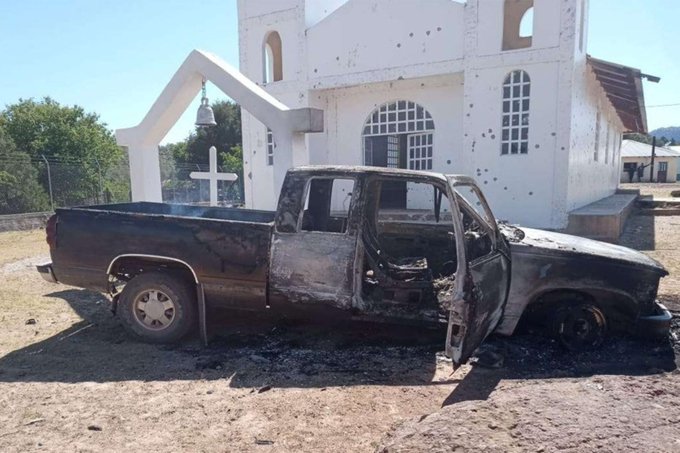 Atacan viviendas e iglesia en Guachochi, Chihuahua