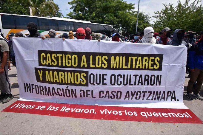 Dictan formal prisión a 8 militares vinculados al caso Ayotzinapa