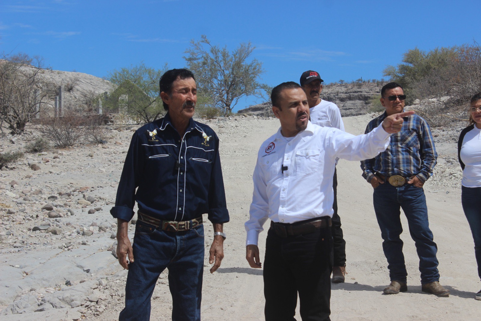 Carreteras y caminos más seguros para el traslado de ganado en Baja California Sur, pide Ricardo Velázquez