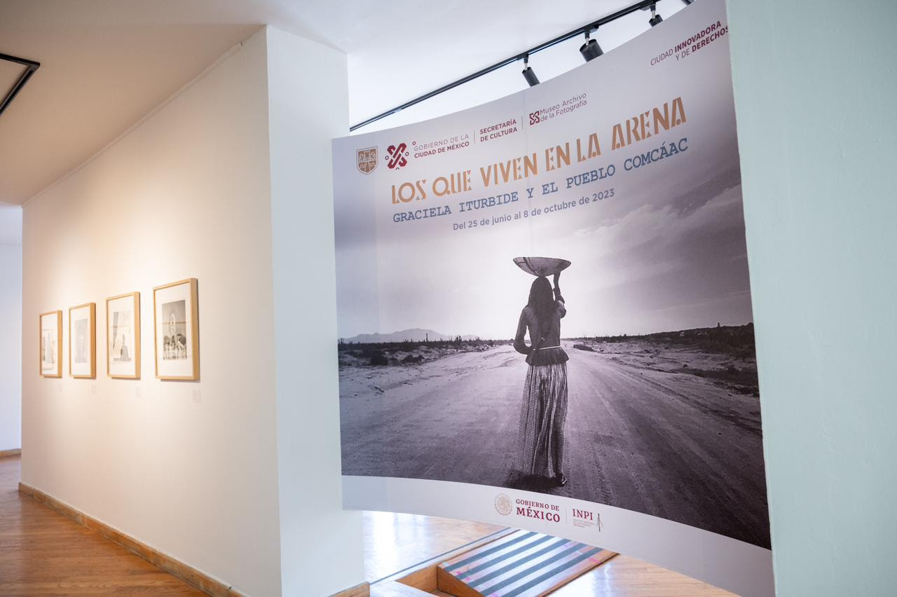 Inauguran exposición “Los que viven en la arena” de Graciela Iturbide en el Museo Archivo de la Fotografía