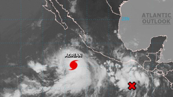‘Adrián’ toma fuerza y ya es huracán categoría 1