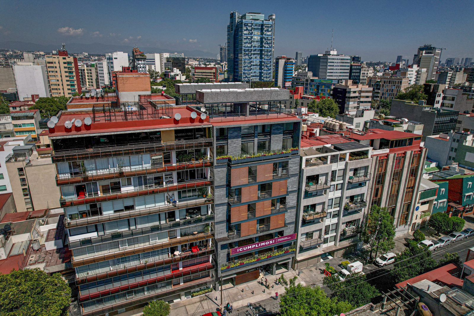 Entrega Jefe de Gobierno la Unidad Habitacional Patricio Sanza 37