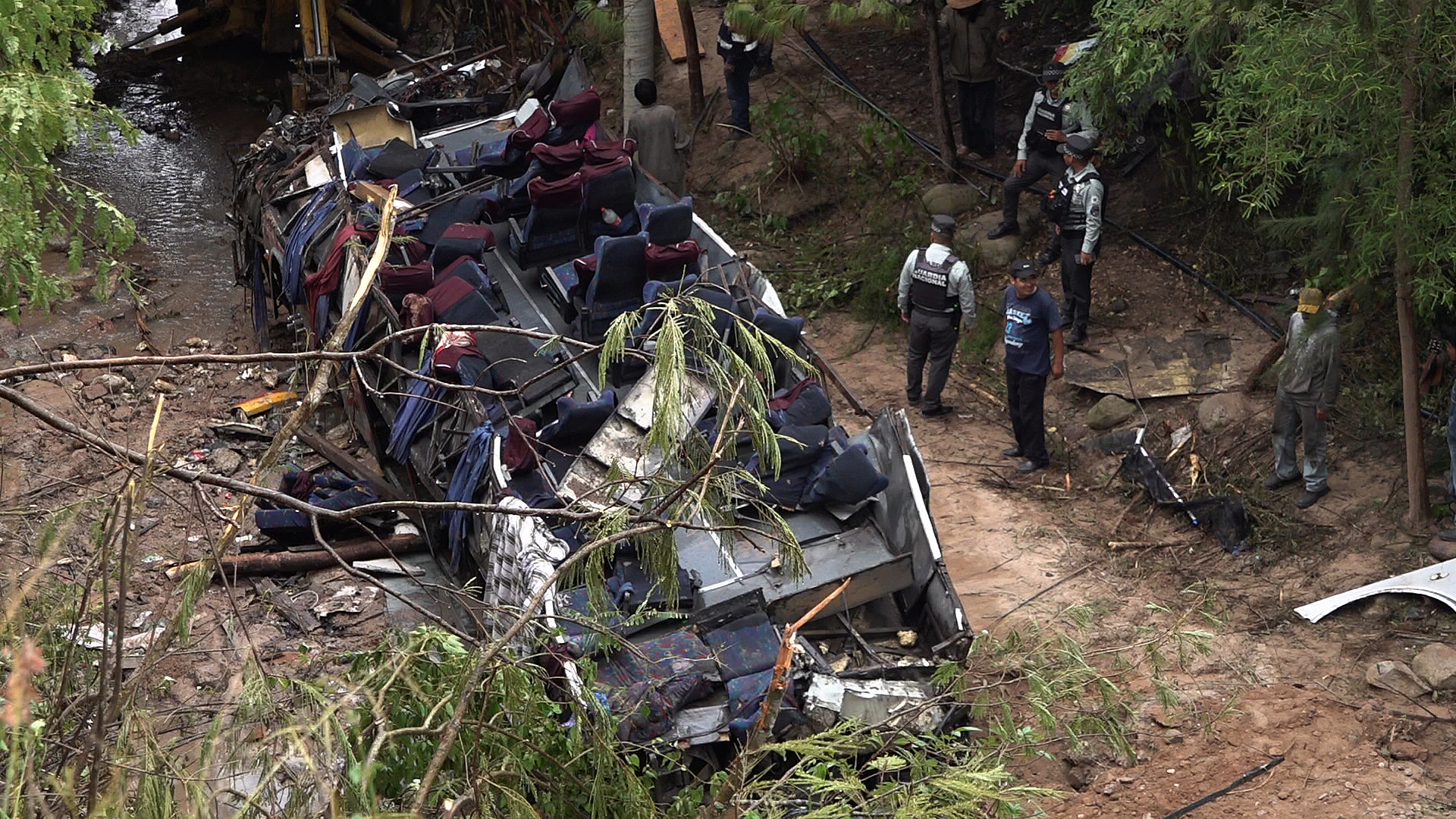 Dan a conocer los nombres de las víctimas del accidente de autobús en Oaxaca