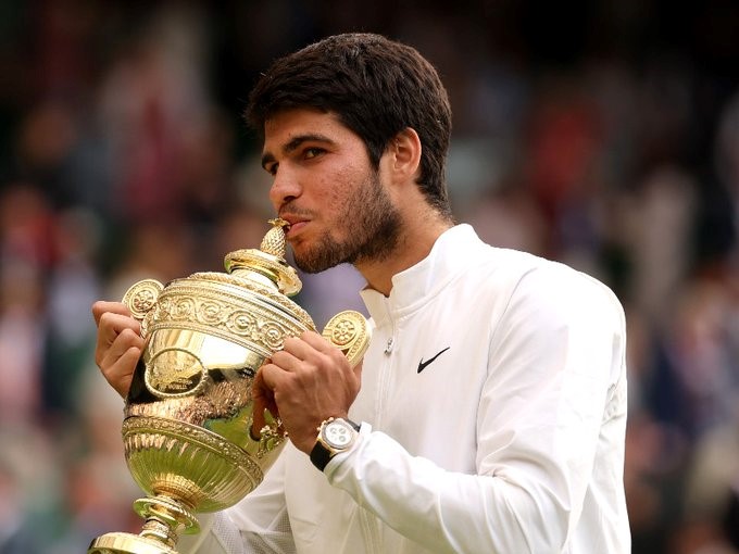 Carlos Alcaraz se corona campeón de Wimbledon 2023 tras derrotar a Novak Djokovic