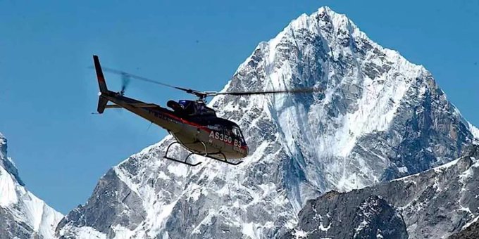 Helicóptero con turistas mexicanos se estrella cerca del Everest