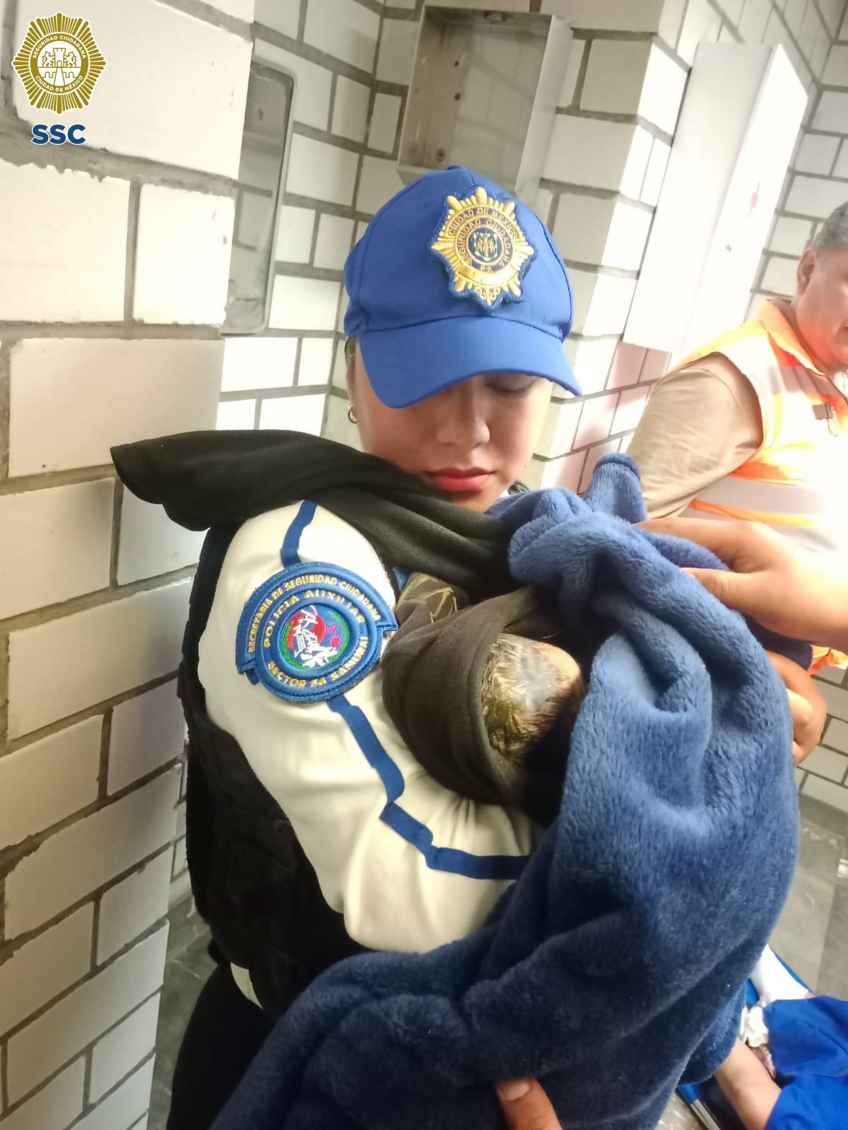 Nace bebé en la estación Acatitla de la Línea A del metro