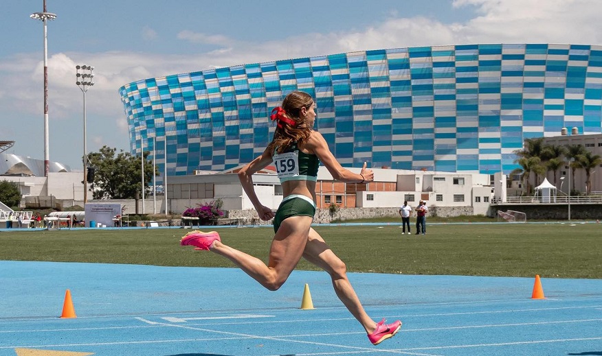 Paola Morán destroza marca de Ana Guevara en los 400 metros planos