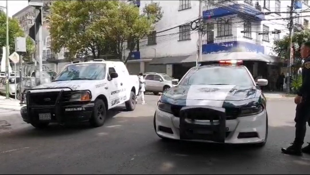 Sujetos armados asaltan camioneta de valores en la alcaldía Cuauhtémoc