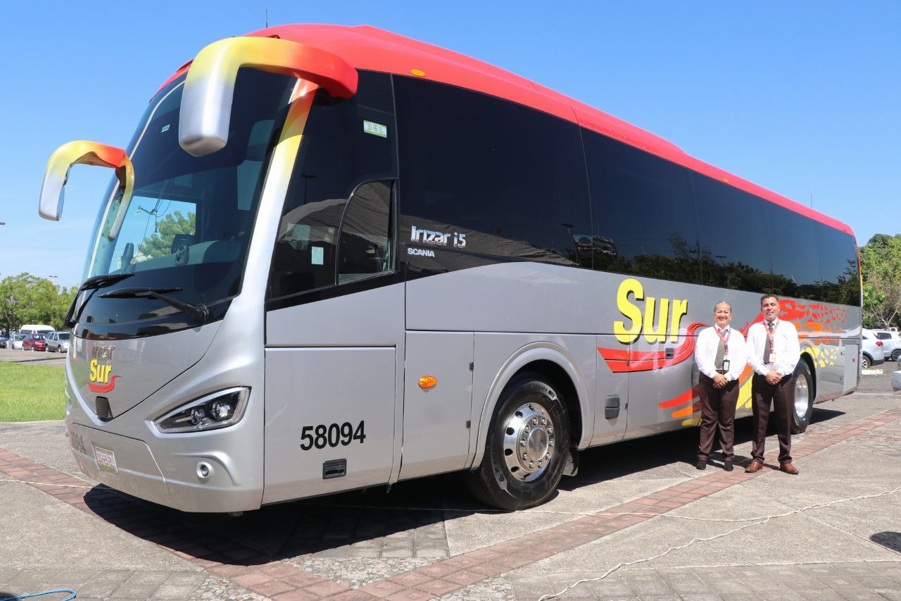 Colima estrena nueva flota de autobuses