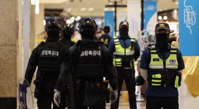 Hombre atropella y apuñala a 13 personas en Corea del Sur
