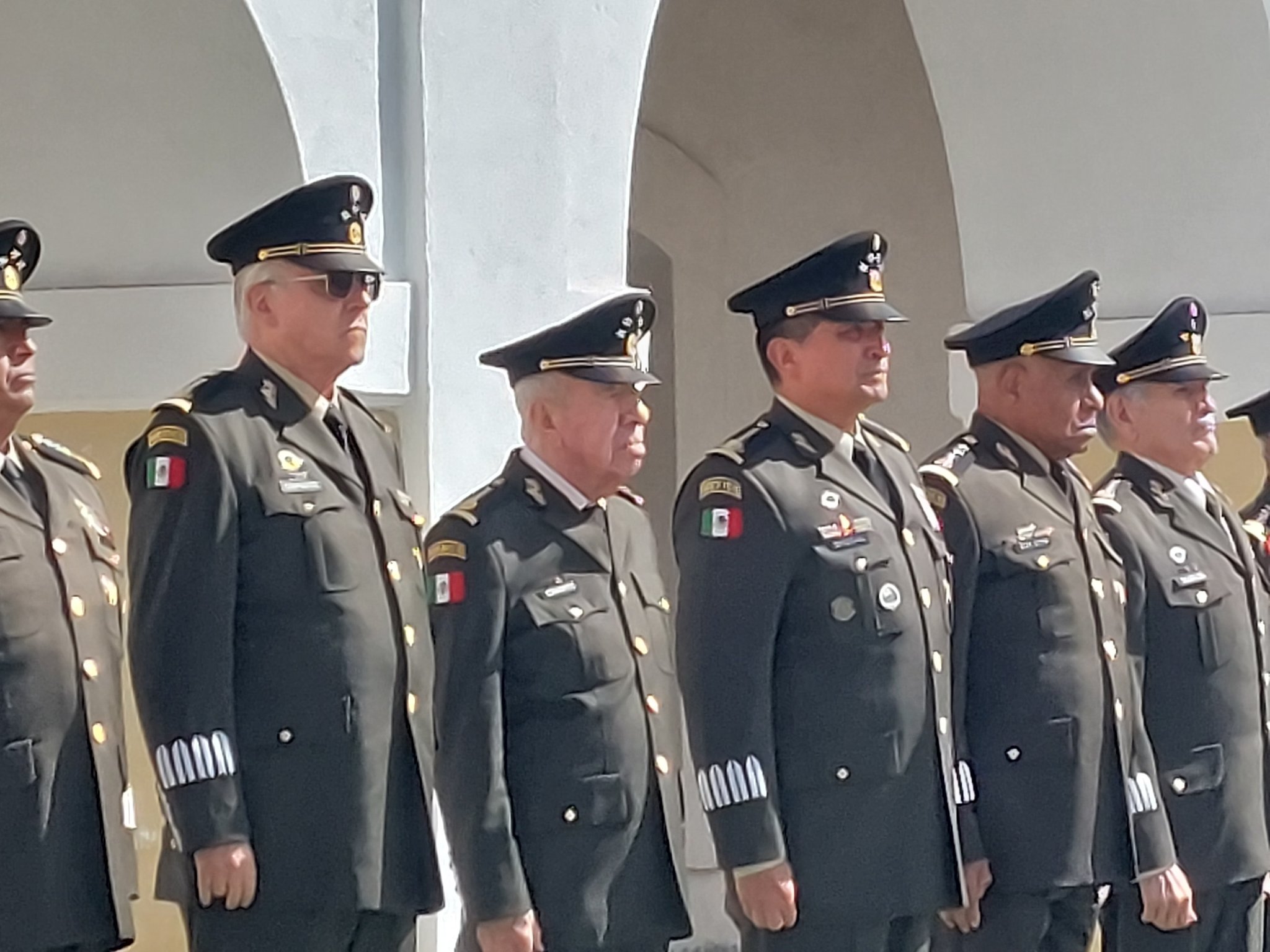 Reaparece el general Cienfuegos en festejos del Colegio Militar