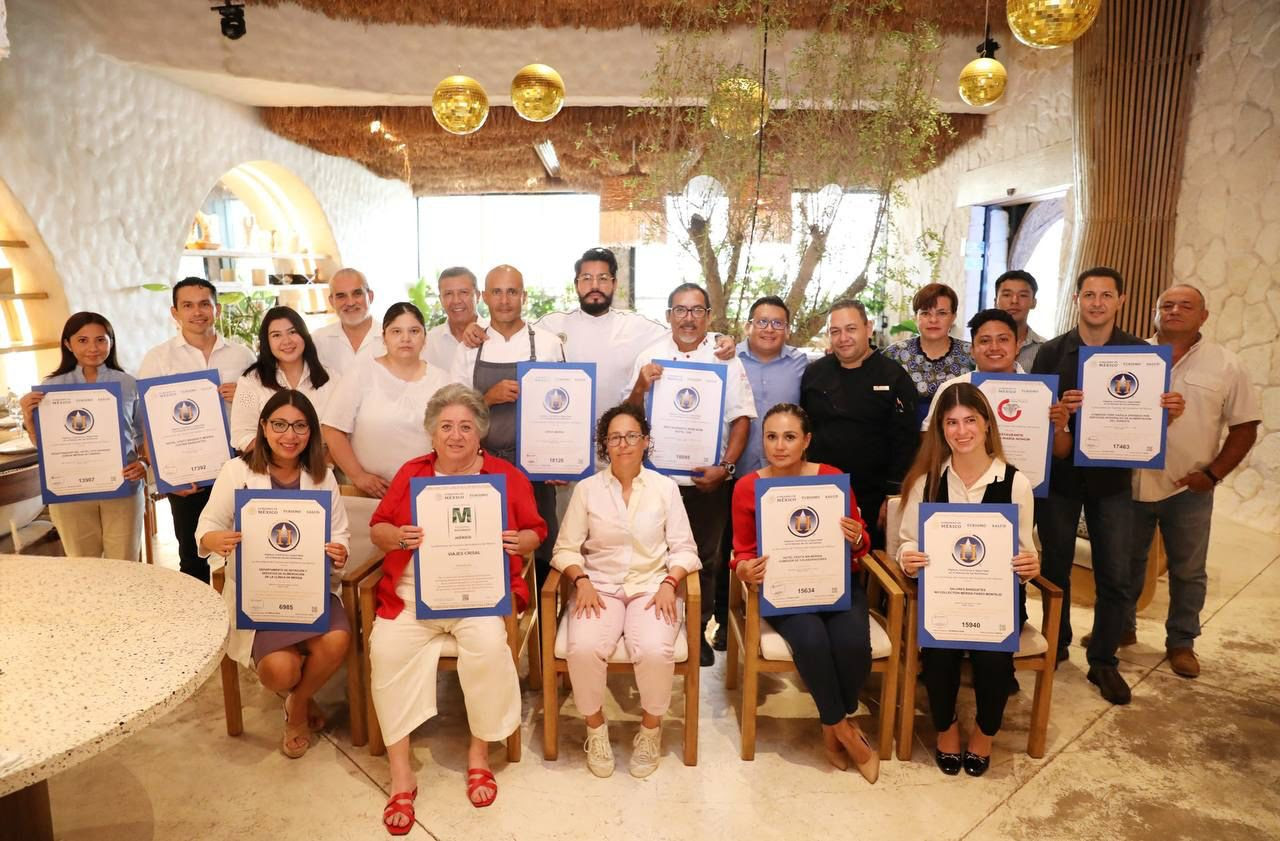 Sefotur Yucatán entrega distintivos H, M y Nacional de calidad turística