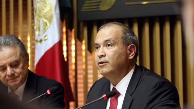 Cancela Interpol Ficha Roja contra Carlos Treviño ex director de Pemex