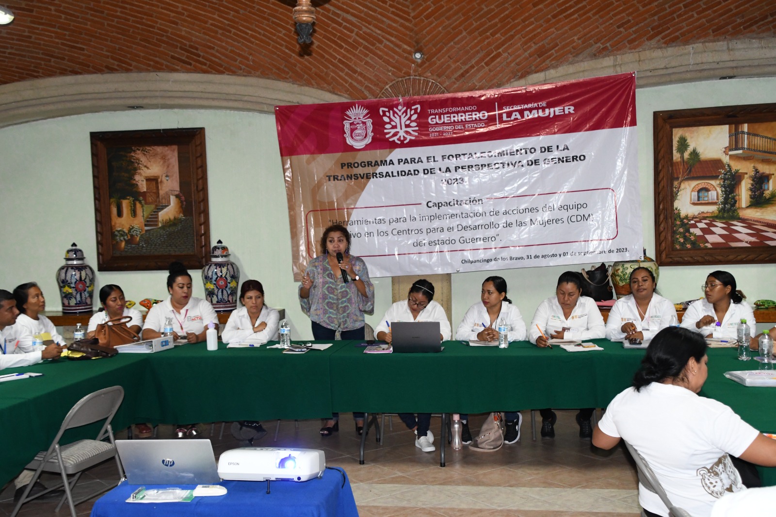 La SEMUJER realiza la capacitación a personal de los Centros de Desarrollo de las Mujeres
