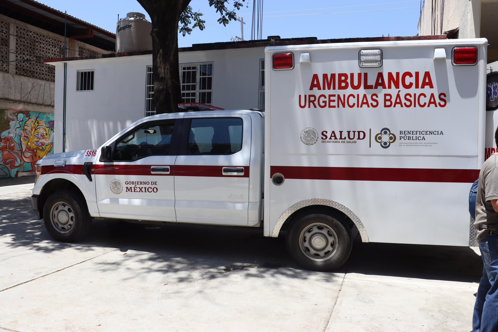 Entregan la SSG y Beneficencia Pública ambulancia todo terreno para mejorar servicios de salud en Tecoanapa