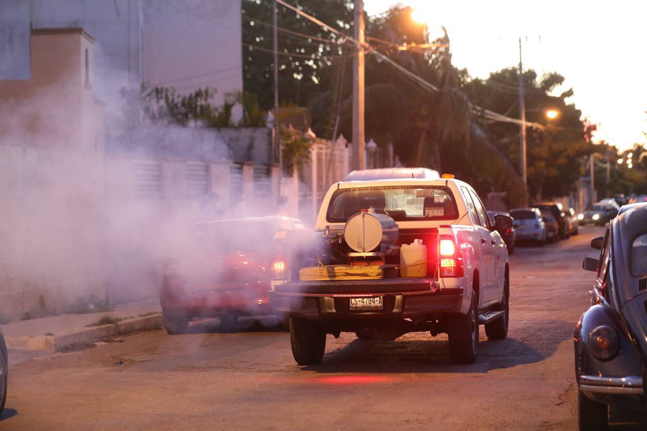 Gobierno de Yucatán realiza intensa campaña de fumigación contra el dengue