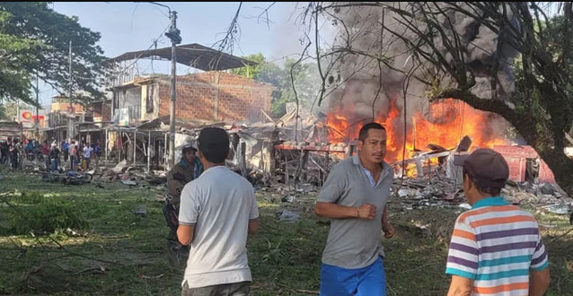 Realizan atentado con coche bomba en central de policía de Colombia