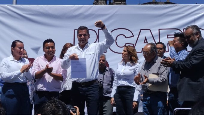 Ricardo Peralta se registra en la contienda de Morena por la CDMX