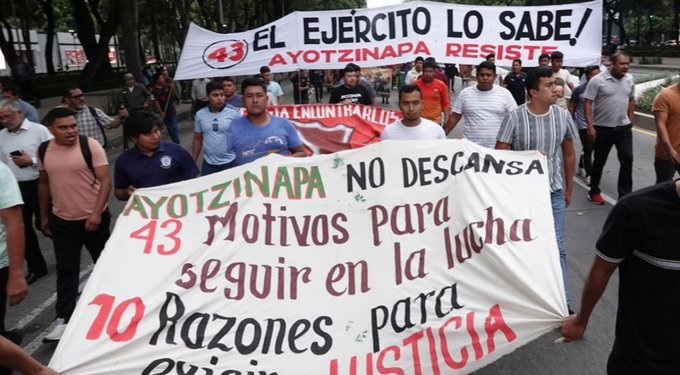 Padres de 43 normalistas de Ayotzinapa exigen investigar a Enrique Peña Nieto por “verdad histórica”