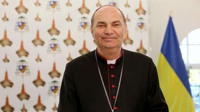 Obispo polaco organizó orgía gay y hubo un desmayado; Papa Francisco acepta su renuncia