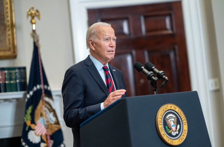 Gobierno de Joe Biden condona la deuda estudiantil a 125 mil estadounidenses