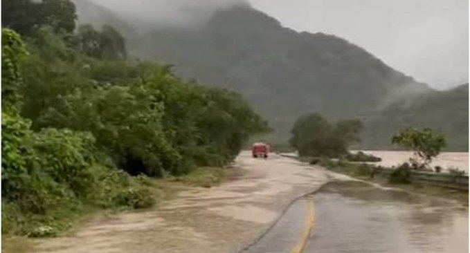 Río Papagayo se desborda por efectos del huracán 'Otis'