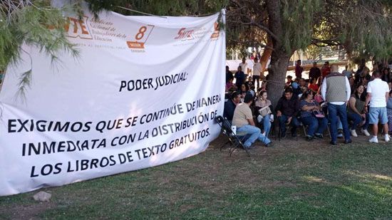SNTE anuncia paro en escuelas de Chihuahua tras suspensión de entrega de libros de texto