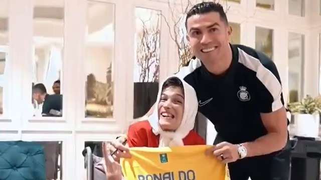 Cristiano Ronaldo es condenado a 99 latigazos por abrazar a una mujer