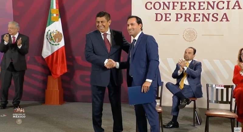 Entrega Salomón Jara a Mauricio Vila presidencia de la Conago