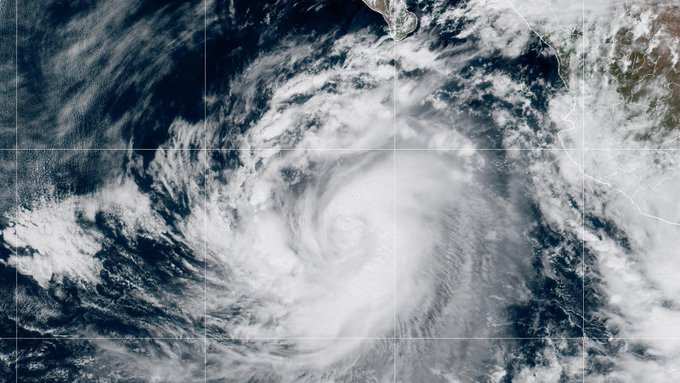 ‘Lidia’ ya es huracán categoría 3