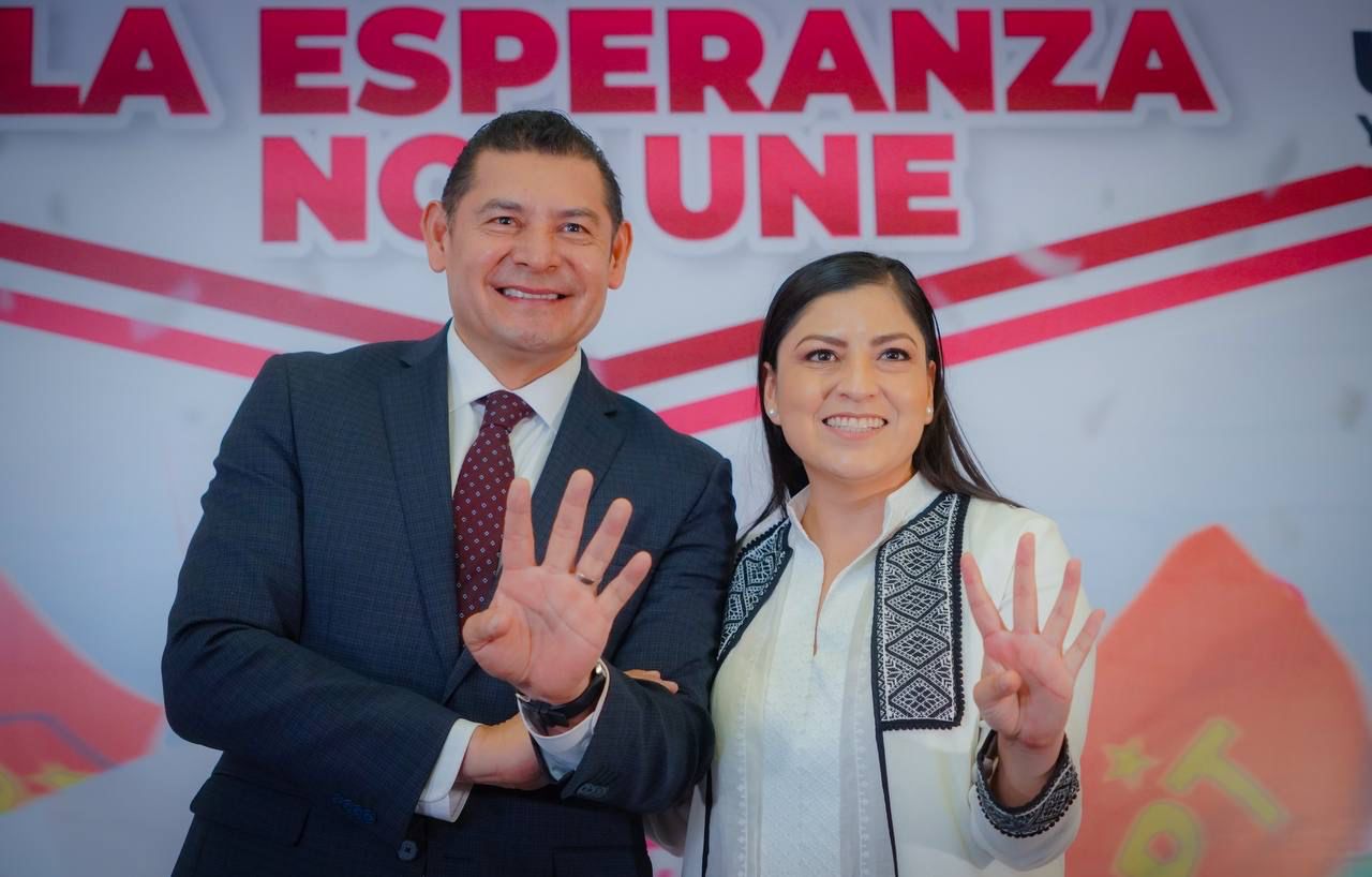 Alejandro Armenta y Claudia Rivera encabezan encuesta de Morena en Puebla