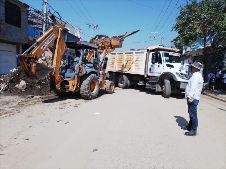 Continúa CAPASEG labores de remoción de escombros en Acapulco