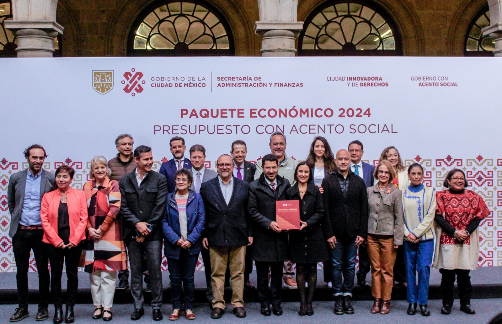 Martí Batres presenta “Paquete Económico 2024” con énfasis en desarrollo social y crecimiento responsable para la CDMX