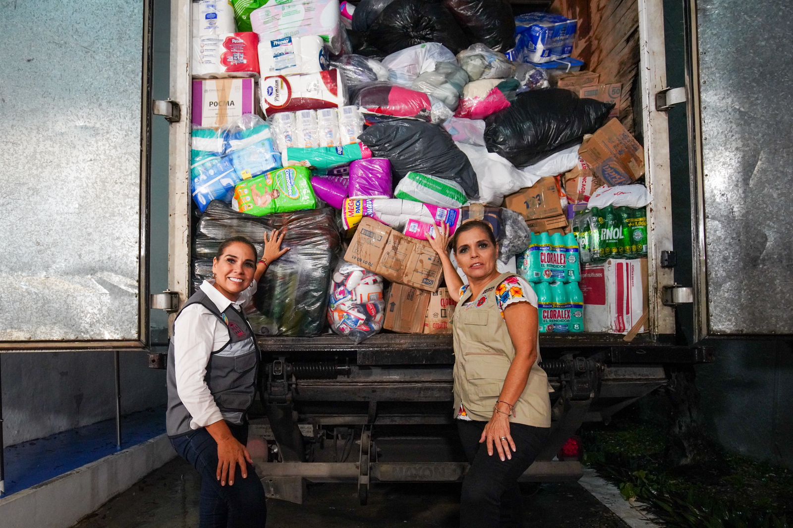 Quintana Roo envía más de 50 toneladas de ayuda humanitaria a Guerrero