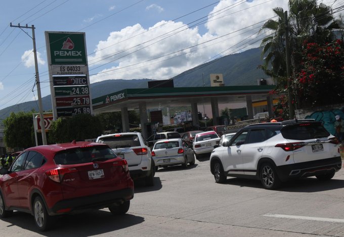 Reabren 35 de las 55 gasolineras de Acapulco: Pemex